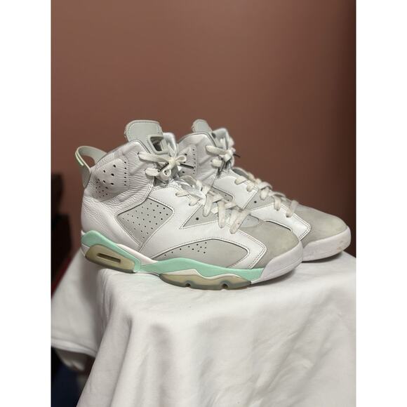 Jordan 6 Retro Mint Foam Size 11